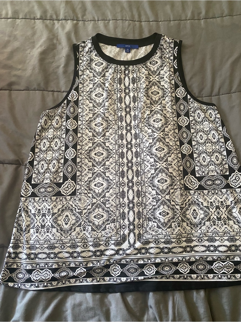 Apt. 9 Black & White Printed Sleeveless Top